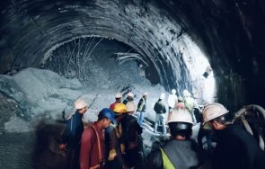 тунел срина затрупа работници индия видео