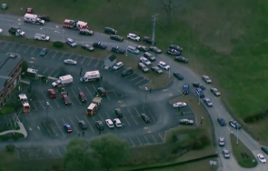 въоръжен нахлу психиатрията хемпшир застреля охранител