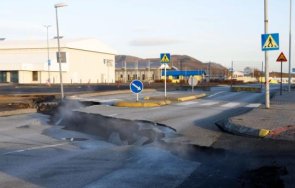 огромна пукнатина земята появи исландия видео