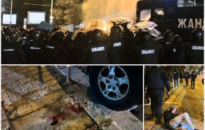 брутално насилие вижте полицаи пребиват паднал земята футболен фен видео