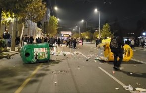 брутален екшън центъра софия подпалиха линейка полицейски бус униформени бият деца случайни минувачи гурко живо снимки