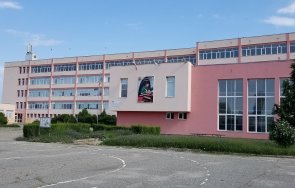 шаш второкласници заплашили съученик нож директорът нали убили никого