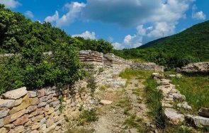 търговище иска държавата управлява крепостта крумово кале