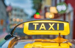 таксиметров шофьор блъсна жена пешеходна пътека бургас избяга