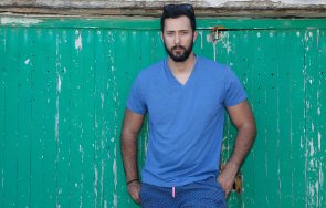 осъдиха испански рапър заплаха жандармерията