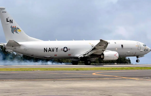 самолет пропусна писта падна залив хавайските острови видео