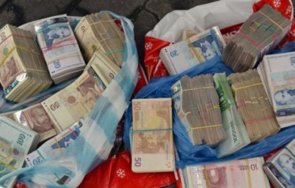 две седмици издирват собственика голяма сума пари намерени торба смет
