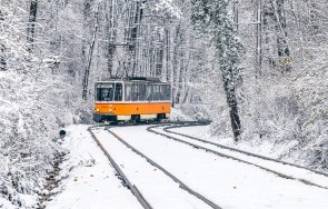 възстановява движението трамваите линия