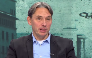 васил пандов екзотична невъзможна конструкция правителство оглавено бойко борисов