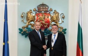 президентът удостои аржентинския посланик алфредо нестор атанасоф орден мадарски конник