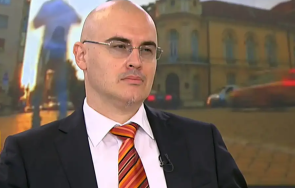 прекратиха делото плагиатство петър илиев имал имунитет консул барбадос