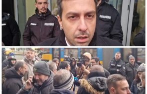 високо напрежение възраждане сипят заплахи областната управа софия изпотрошим всичко нарежем вратата флекс видео