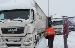 два тира сблъскаха тракия ихтиман обходен маршрут