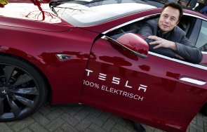 тесла изтегли млн автомобила сащ заради дефект