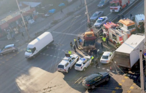 последните минути верижна катастрофа затапи столичния булевард сливница