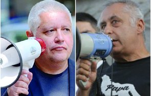 хитовете пик татко петко изпусна нервите заплашва обижда недялко недялков строша главата д*хаш помияр платиш онзи свят видео