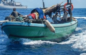 един кораб отвлечен бреговете сомалия