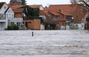 потоп германия цяла долна саксония вода видео