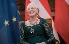 сюрприз датската кралица абдикира години трона