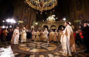 западноевропейският митрополит антоний отслужи рождественската литургия катедралата александър невски