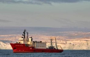 изследователският кораб кирил методий спаси бедстваща яхта