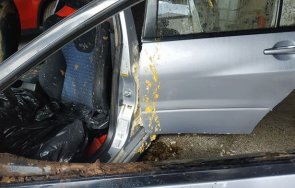 гнусно бандит потроши кола берковица заля фекалии