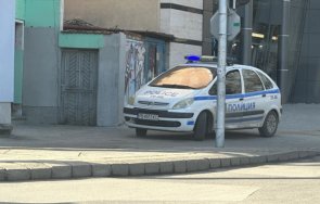 паркирана тротоар патрулка скандализира пловдивчани