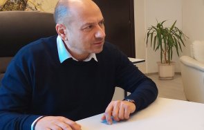 кметът ловеч намали договорите еко 380 хил