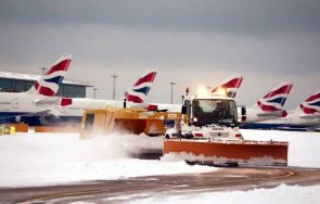 заради силен вятър самолети успяха кацнат летище хийтроу