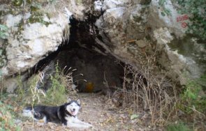 зловещо мумифициран труп открит пещера преображенския манастир