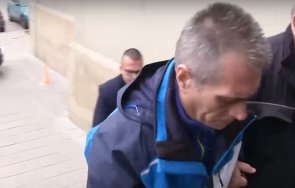 година късно арестуваха полицай блудство момичета надзиравал