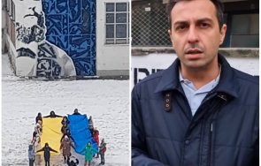 нов скандал учители изкараха снега деца веят украинското знаме скандират слава украйна