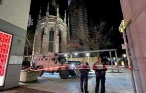 похитител взе четирима заложници кафене германия