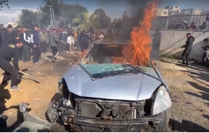 сащ комбинират военна мощ дипломация овладеят напрежението близкия изток