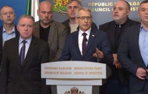 преговорите продължават правителството помага губещите зърнопроизводители земеделците умуват протести