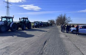 горещо българия пламна гневни земеделци блокираха десетки пътища бургаско полицията тормози снимки