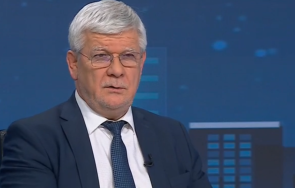 делян добрев ппдб искат външно ники пътува