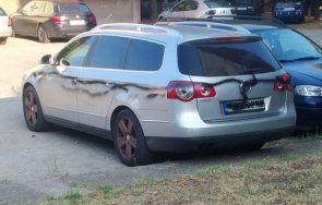 войната паркоместа пловдив ескалира чичка хулиган съсипа пет коли