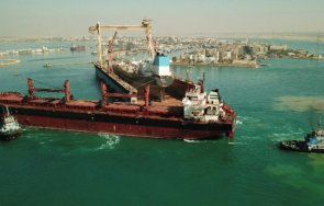 хутите изстреляха балистични ракети два кораба