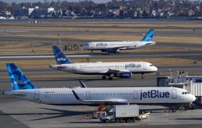 два самолета удариха летището бостън видео