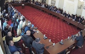 скандал беляза кръглата маса ветрогенераторите черно море