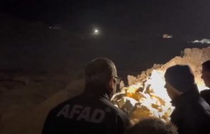 800 души издирват затрупани миньори страховито свлачище турция