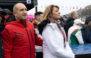 сърца дондуков румен радев пусна деси фейсбук честити любовта виното