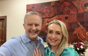 навръх свети валентин премиерът австралия сгоди приятелката джоди