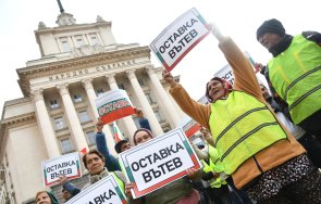 земеделците прекратяват протестите остават стачна готовност