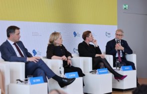 денков играе пророк отворим очите всеки гражданин европа опасността войната