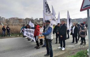 активисти възраждане блокираха входа пристанище бургас запад