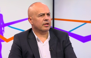 свиленски правителството абдикирало парламентът решава всичко