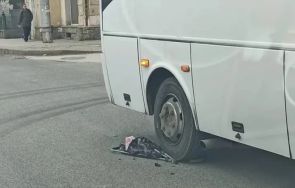 автобус помете пешеходец централна гара пловдив снимка