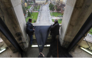 спуснаха черен флаг александър невски снимки